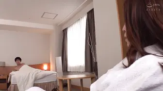 HODV-21586 [中文字幕] 凛音とうか - 居然在出差處與女上司住同房 新婚的我一整晚被當作性奴隸的逆NTR